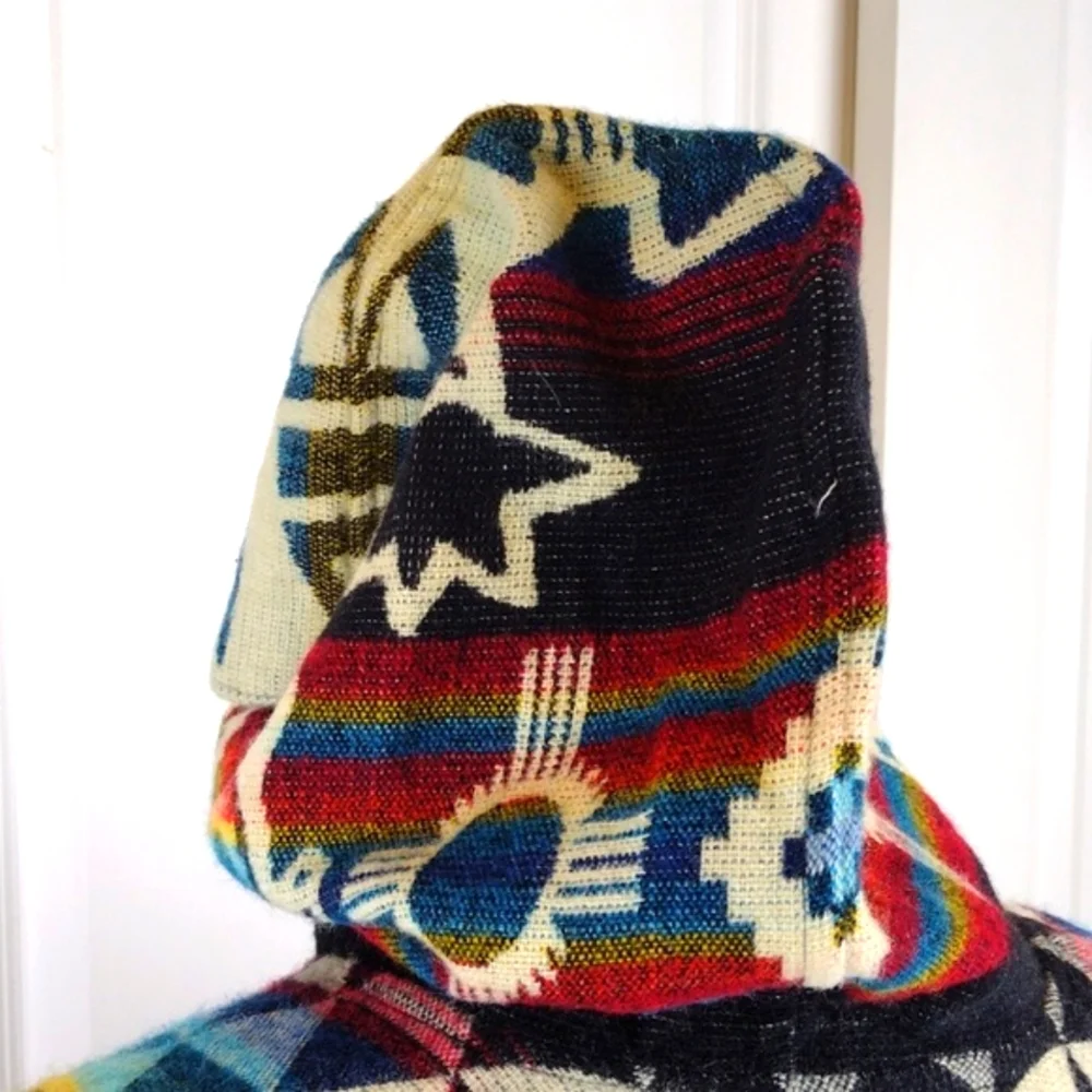 Hooded Peruvian Poncho with Aztec Inca turtle Designs. Turtle. hooded.. Aztec - Picture 10 of 15